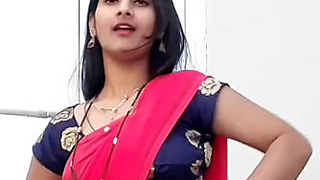 Shivani Thakur's hot milk show with navel and boobs