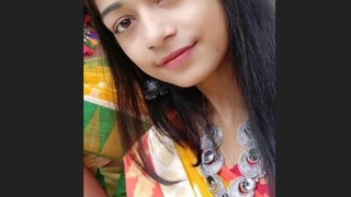 Desi Indian girl's MMS leaked online