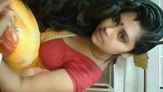 Indian bhabi's steamy chat with her ex-lover on video