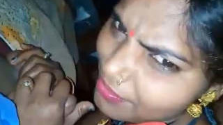 Desi bhabhi gives an amazing blowjob in this video