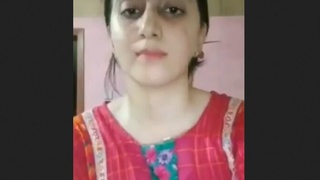 Paki girl flaunts her body and shows off her skills