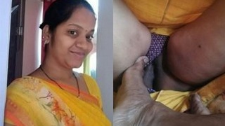 Desi boss gets off with feet in bhabhi's pink pussy