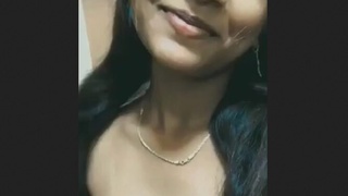 Cute Indian girl flaunts her curves in a steamy video