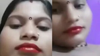 Cute desi bhabi flaunts her big boobs