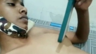 Indian teen records a screen call video