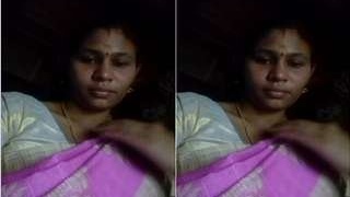 Desi college girl gets naughty with aunty
