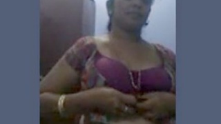 Sizzling hot aunt gets naughty in steamy video