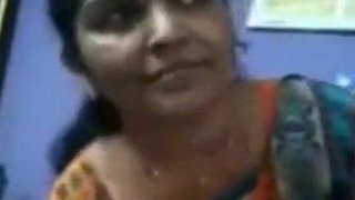 Tamil auntie flaunts her curves in solo video call