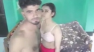 Homemade sex video of pretty Indian girl and her lover