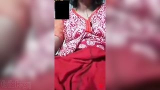 Chubby Bengali woman masturbates with a phone sex call