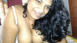 Tamil aunty gives a sensual blowjob to satisfy her partner