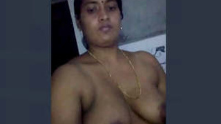 Bhabhi in the bathroom flaunts her beauty