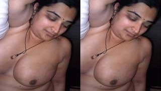 Desi bhabhi's exclusive video of riding hubby's dick