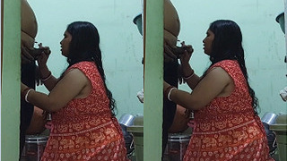 Indian bhabhi gets fucked in the kitchen