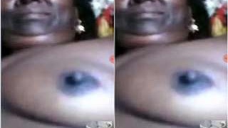 Mallu bhabhi flaunts her big boobs and pussy on video call