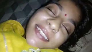 Stunning married Bhabi performs a nighttime oral sex act