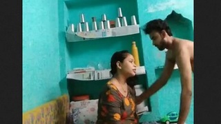 Desi hottie gives a blowjob and gets fucked in the ass