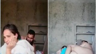 College girl gets naughty in MMS video