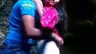 Desi couple enjoys outdoor sex in public place