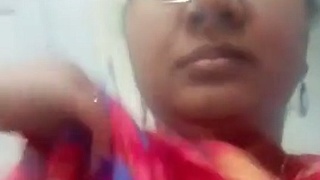 Tamil aunty's big boobs and sexy video in home