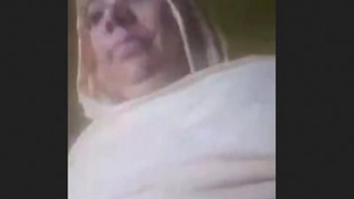 Pakistani MILF performs in front of an older man