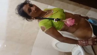 Punjabi village aunty gets her pussy pounded in hotel room