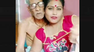 Desi bhabhi and old man's hilarious TikTok duet