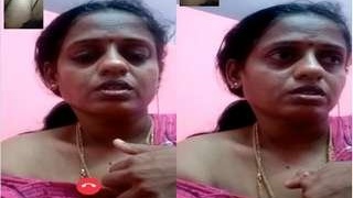 Indian bhabhi's video call with boyfriend turns into a steamy session