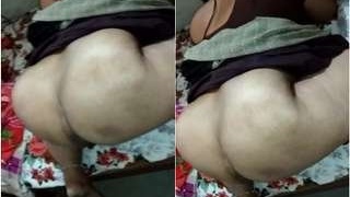 Desi wife's big ass gets fingered by hubby