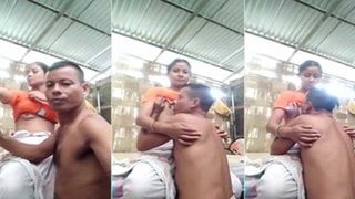 Indian village wife gives a blowjob to her lover in a Bangla video