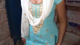 Bhabhi's Gorgeous Body on Display in HD Video