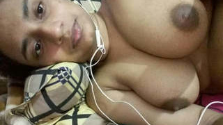 Horny desi bhabhi's leaked MMS part 3: A steamy video