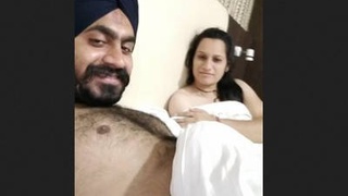 Hotel room fun with a bhabi and her lover