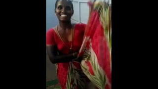 Sudha's desi aunty gets aphuddi in hot video