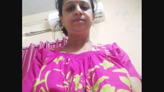 Bhabhi's seductive dance in the heat of Onam celebrations