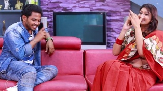 Tamil MILF Neelima Rani's navel show in a sizzling sex scene