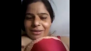 Mature Desi woman pleasures herself and cums in front of the camera