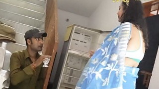 Sat Bhabi's fridge repairman gets naughty in the open