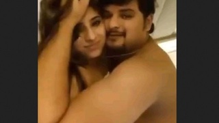 Abhi nai hai: Pakistani babe enjoys painful hotel sex
